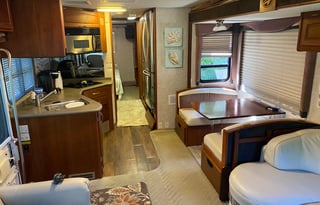 2004 Fleetwood RV Pace Arrow 37C