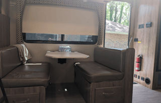 Family Adventure on Wheels 2019 Jayco Greyhawk