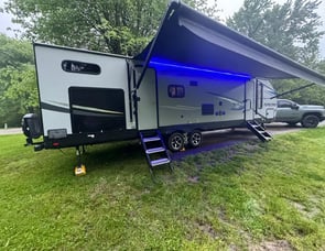 Forest River RV Cherokee Alpha Wolf 29QB-L