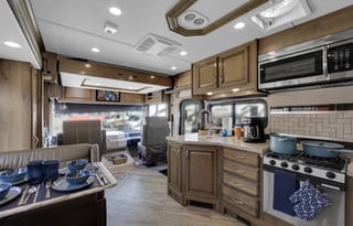 North Cascades Bounder | Luxury | Spacious | Vegas