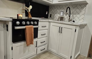 Amber and Jason's Comfy Keystone