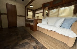 Campers 4 Glampers Coachmen 5th wheel