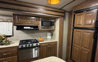 2018 Keystone RV Laredo - so much room!!!