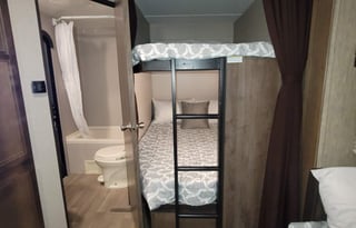 2018 Dutchmen RV Coleman Lantern Series 263BH