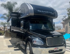 Thor Motor Coach Pasadena 38DA