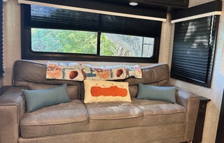 Rolling Resort-Travel Trailer-28ft-Dog Friendly