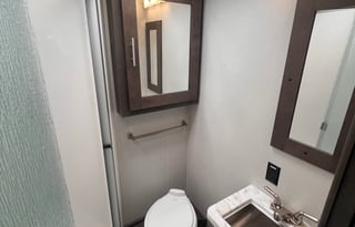 Luxury Class A GT5 2 Full Bathrooms