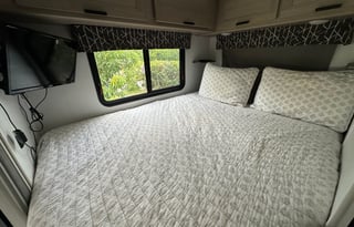 Adventure in Lulu the RV- 25 ft Sunseeker LE