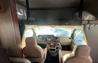 Fini’s Cozy Camper Rental