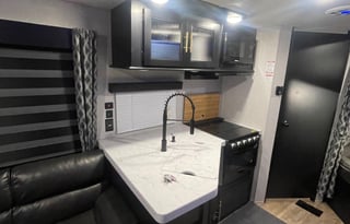 2021 32ft Cherokee limited sleeps 10