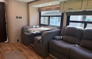 Stress free Luxury Camping/Fully Stocked