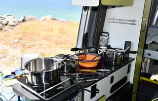 2019 Winnebago Revel 4X4 adventura furgonee from California Adventure Vans