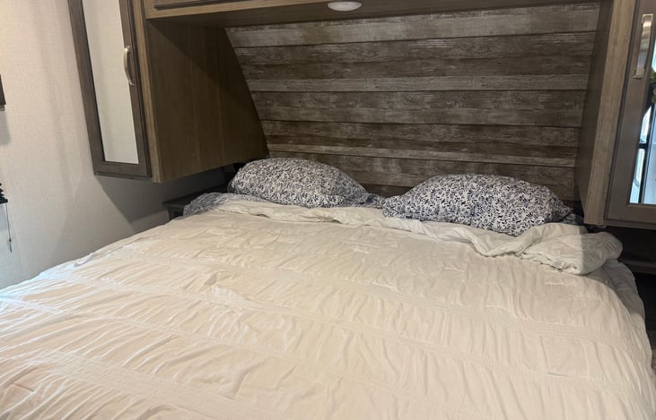 Very comfortable king bed