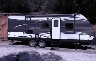 Cozy Springdale Mini – Perfect Family Getaway