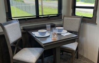 Summer RV Retreat - Luxury Living