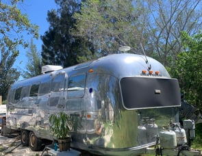 Airstream Ambassador Land yacht