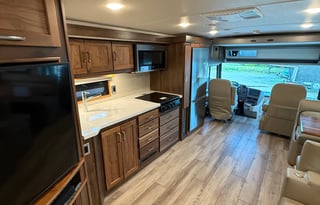 Gianna's 2021 Winnebago Forza 38W Diesel