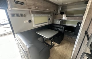 Black Series HQ17 - Go Anywhere Camper