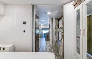 2024 Gulfstream 32ft W/ BUNKS