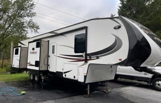2017 Heartland Sundance 3700RLB