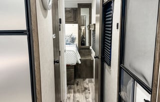 2021 SandStorm 271 - Toy Hauler w/Patio