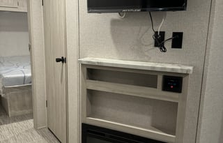 2023 EAST TO WEST Silver Lake 29KBH