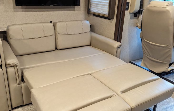 pull out couch, sleeps 1-2