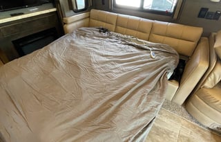 RV Sleeps 8 with 2 Bunks - Unlimted Generator Use