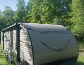 Forest River RV Cherokee Grey Wolf 22RR
