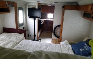 Gulfstream B touring Cruiser with 2 Slides and SOLAR PANEL