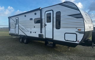 Roaming Retreat: Explore with Comfort!