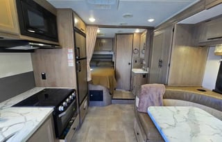 Easy Escape – Mercedes RV |Sleeps 5 |Fully Stocked