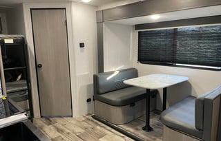 2022 Dutchman Coleman Light 1905BH (Delivery Only)