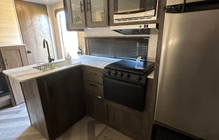 Great Family Getaway w/ Bunks (DELIVERY ONLY!)