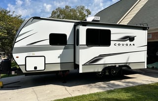 Couples Camper with an excellent floorplan!