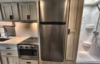 Sunseeker 2850LE | StarLink WiFi • Pet-Friendly