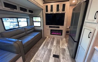 2022 Forest River Sandpiper 3330BH