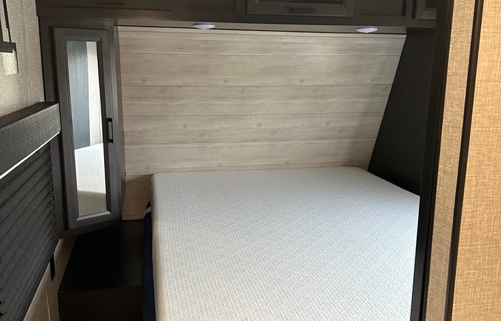 MASTER BEDROOM, BAND NEW MATTRESS