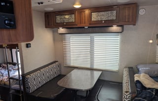 Easy to hard shell camper trailer for 5