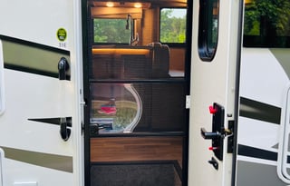 2022 Thor Four Winds 31E (with Bunkhouse)