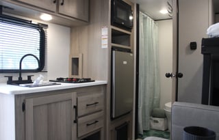 2025 Coleman 17B – Easy Tow, Fully Stocked