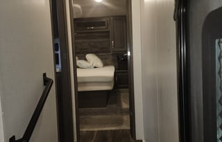Cougar 5th Wheel Camper