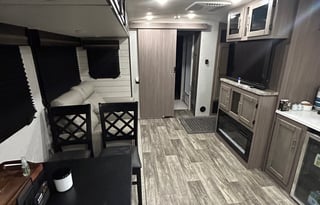 Couples Pet Friendly Cozy Camper