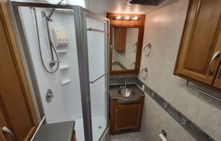 2004 Fleetwood RV Pace Arrow 37C