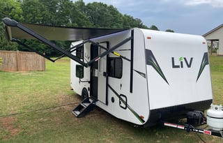 Chris and Keri’s Cozy Camper Getaway