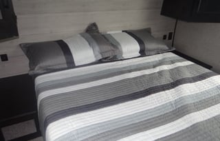 Jay: Pet Friendly 2BR RV in Resort Near Beaches