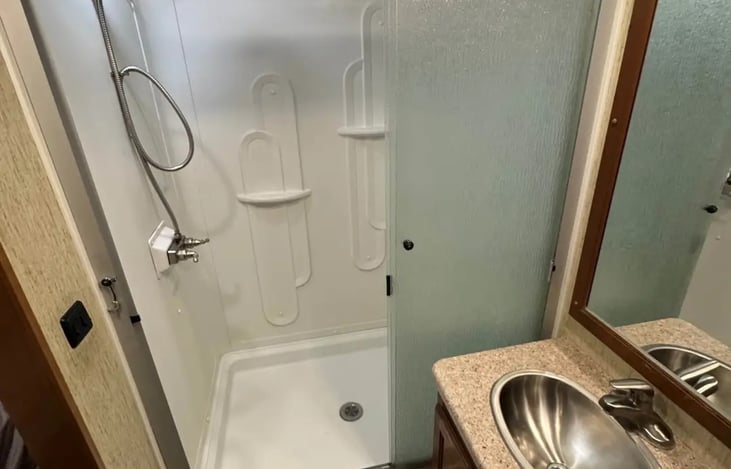 Rear full bath passenger side