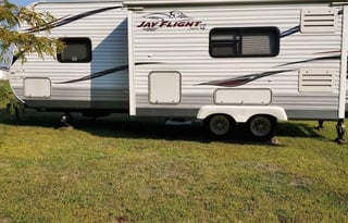25' JAY FLIGHT SLEEPS 6 COMES FULLY STOCKED
