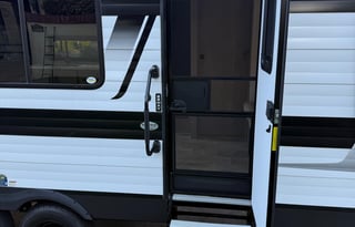 HONEST RVS – TOY Sleeps 5 (Compact)