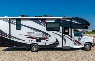 C19 *NEW* Entegra SLEEPS 8-STARLINK WiFi-MasterBed